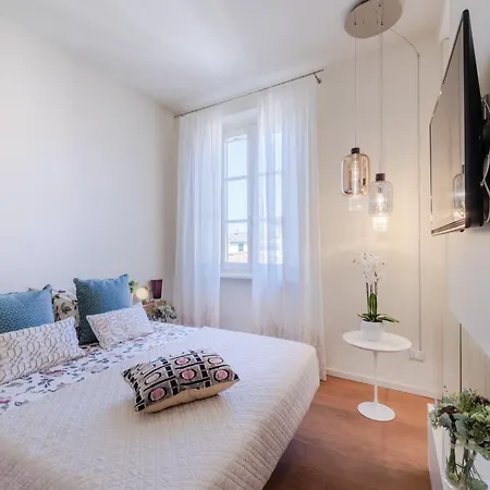 Apartment Elegant Retreat In The Heart Of Lucca Lucca