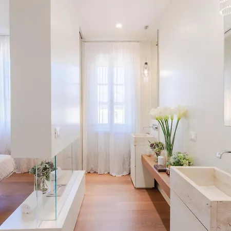 Elegant Retreat In The Heart Of Lucca Apartment *